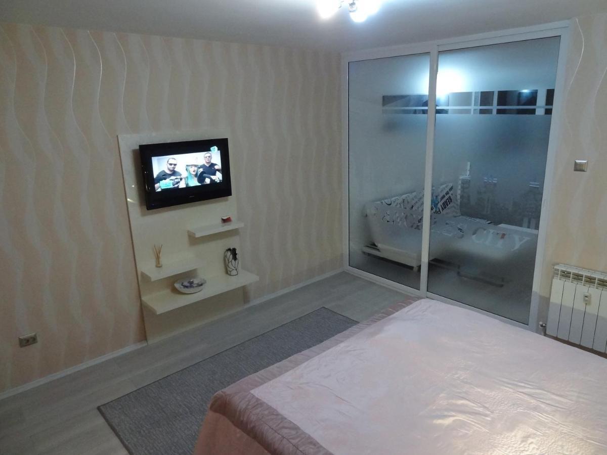 Lvc,Lac & Nyc Apartshotel Faleza Galaţi Buitenkant foto