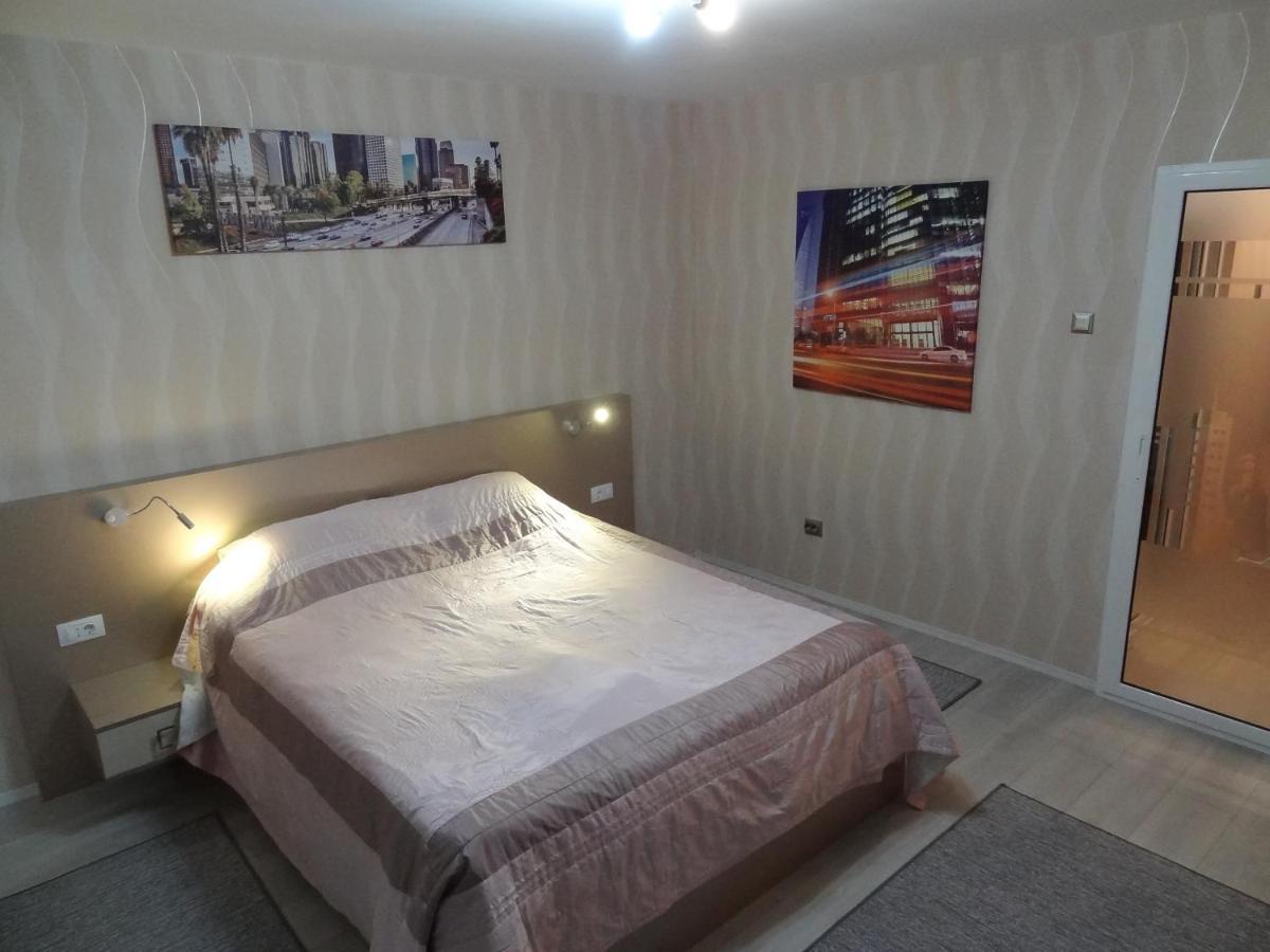 Lvc,Lac & Nyc Apartshotel Faleza Galaţi Buitenkant foto