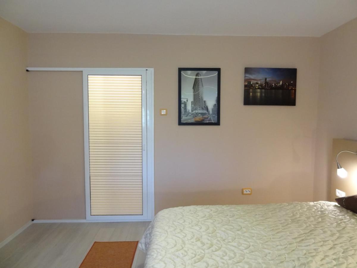Lvc,Lac & Nyc Apartshotel Faleza Galaţi Buitenkant foto